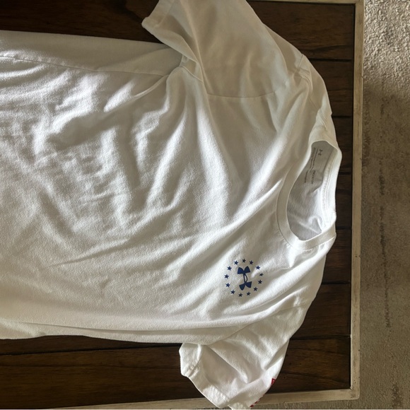 Under Armour White and Blue Short Sleeve Tee - Picture 1 of 4